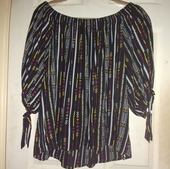 Tops - Patterened Cold Shoulder Top